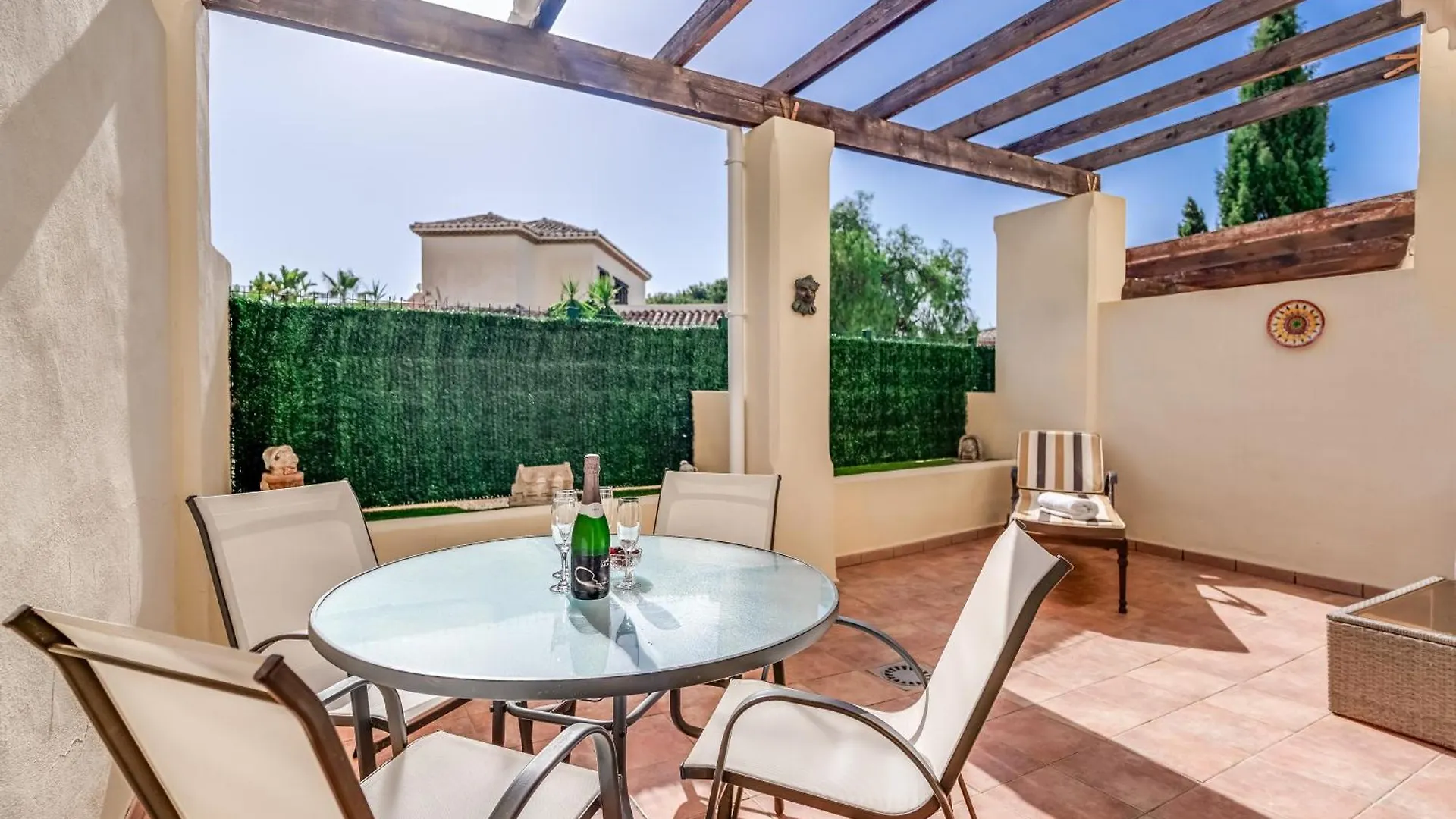 Casa Los Jarales Sitio de Calahonda 0*,  İspanya